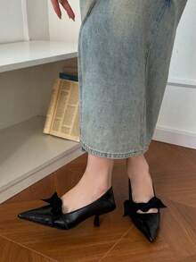 Giày cao gót mũi nhọn màu đỏ rượu vang dành cho nữ, phong cách đi làm, điểm nhấn nơ, gót mỏng, xỏ ngón, hàng mới về mùa xuân/thu 2025 - màu đen - Xem 2