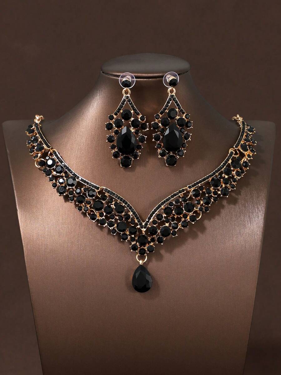 女士新娘婚礼珠宝套装，包括项链、耳环和其他精致配饰，适合婚礼或派对皇家万圣节