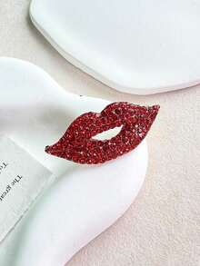 1 pieza Broche de labios rojos para el Día de San Valentín para damas - Moda, con incrustaciones de rhinestone, accesorios de ropa de alta gama, flores para el pecho, a prueba de aceite para evitar que se muestre, alfileguridad - El regalo perfecto del Día de San Valentín para mujeres Navidad
