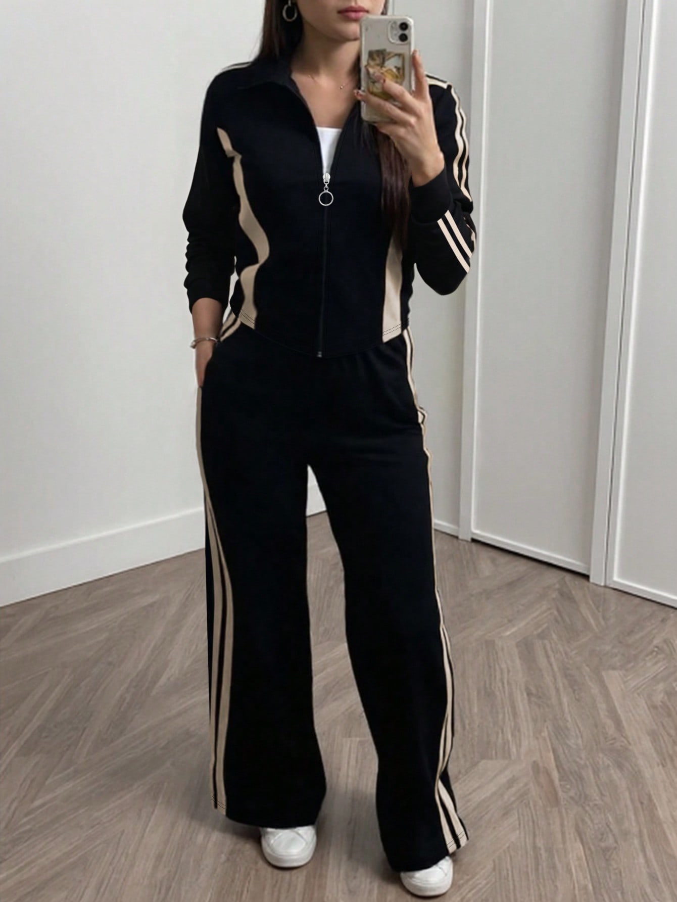 طقم ملابس علوية بأكمام طويلة مطبوعة بخطوط وبنطلون...