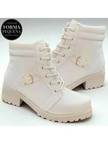Women's Ankle Boots With Buckle Detail And Modern Tractor Sole. Fall-Winter 2025. WOMEN'S ANKLE BOOT WITH NO HEEL - 米色 - 查看 4
