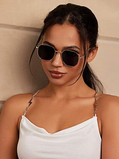 Polygonal Gold-Rimmed Glasses, Suitable For Both Boys And Girls, With A Simple And Versatile High-End Feel, Are A Great Choice A Gift To A Friend.