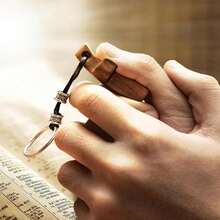 [FALL]Wooden Thumb Cross Set- Handcrafted Pocket Worry Stone Alternative| Relieving Anxiety, Easing Tension, Fostering A Sense Of Attachment And Praying-As An Inspiring Gift- 6/12pcs