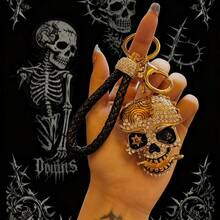 A Pirate Ship Series Skeleton Pattern Keychain, Creative Halloween Mask Car Key Pendant, Skeleton Car Accessories Christmas Gift Ideas Bag Lanyards With Id Holder Car Accessories Bag Charms