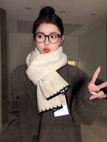 1条时尚鸡蛋围巾，女士柔软蜡毛针织保暖加厚围巾，适合学生冬季搭配连衣裙