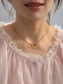 1Pc Minimalist Engraved Name Heart Necklace,Personalized Heart Letter Pendant Necklace For Girlfriend,Fashion Engraved 18K Gold Plated Multiple Texts Family Name Necklace Jewelry,Christmas Gift,Valentine'S Day Gift,Friendship Gift,Wedding Gift