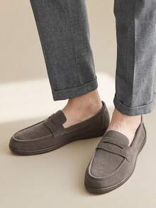 经典男士莫卡辛鞋，纯色麂皮一脚蹬便士乐福鞋，男士软皮鞋，绅士商务社交鞋，男士日常办公派对婚礼正式鞋，情侣约会，浪漫晚餐，节日礼物，返校学生休闲鞋，学院风。请选择大一码的尺码。