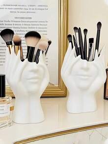 Vase en céramique blanche, vase buste de forme féminine mi-corps. Style boho minimaliste, décoratif, moderne et nordique. Vase à fleurs pour la décoration de la maison, du salon, du bureau et des étagères de livres