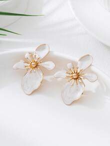 1 Pair Of Asymmetrical Pink Flower Shaped Asymmetrical Enamel Earrings, Suitable For Women