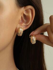 jealous young 1 par de pendientes de botón con líneas ovaladas y circonita cúbica, pendientes versátiles calados para uso diario, fiestas y Navidad