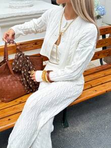 全新 Co-Ords 三件套毛衣套装，包含短款开衫、针织吊带上衣，搭配长裤，优雅休闲，适合女孩、民间婚礼服装、婚礼宾客搭配套装、外出、派对、居家、圣诞女士服装