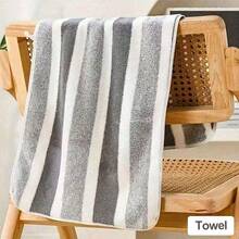 Set di 8 asciugamani rigati, in pile di corallo (fibra sintetica), 2 asciugamani da bagno, 2 asciugamani da mano, 4 salviette, forniture per il bagno, decorazioni per il bagno, accessori per il bagno, leggeri e portatili per uso domestico, viaggi e uso quotidiano, regalo universale per la famiglia, adatto per scuola e dormitorio - Multicolore - Visualizzare 7