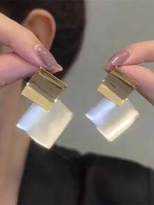 1 Pair Japanese & Korean Style Short Video Inspired Matte Chrome Plated Diamond Shaped Earrings