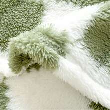 1pc Faux Rabbit Fur Soft Blanket, Flannel Fleece Blanket For Bed, Air Conditioning, Sofa, Office Nap, Shawl, Skin-Friendly, Suitable For Halloween - Green - View 6