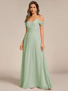 Elegante vestido de dama de honor verde oliva que define la cintura para recepciones de boda y fiestas de banquete en otoño/invierno