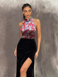 Faeriesty Modern Chinese Qipao Dress: Sleeveless High Slit Cheongsam. Elegant Evening Gown For Galas, Weddings, Banquets & Red-Carpet Events. - Black - View 7