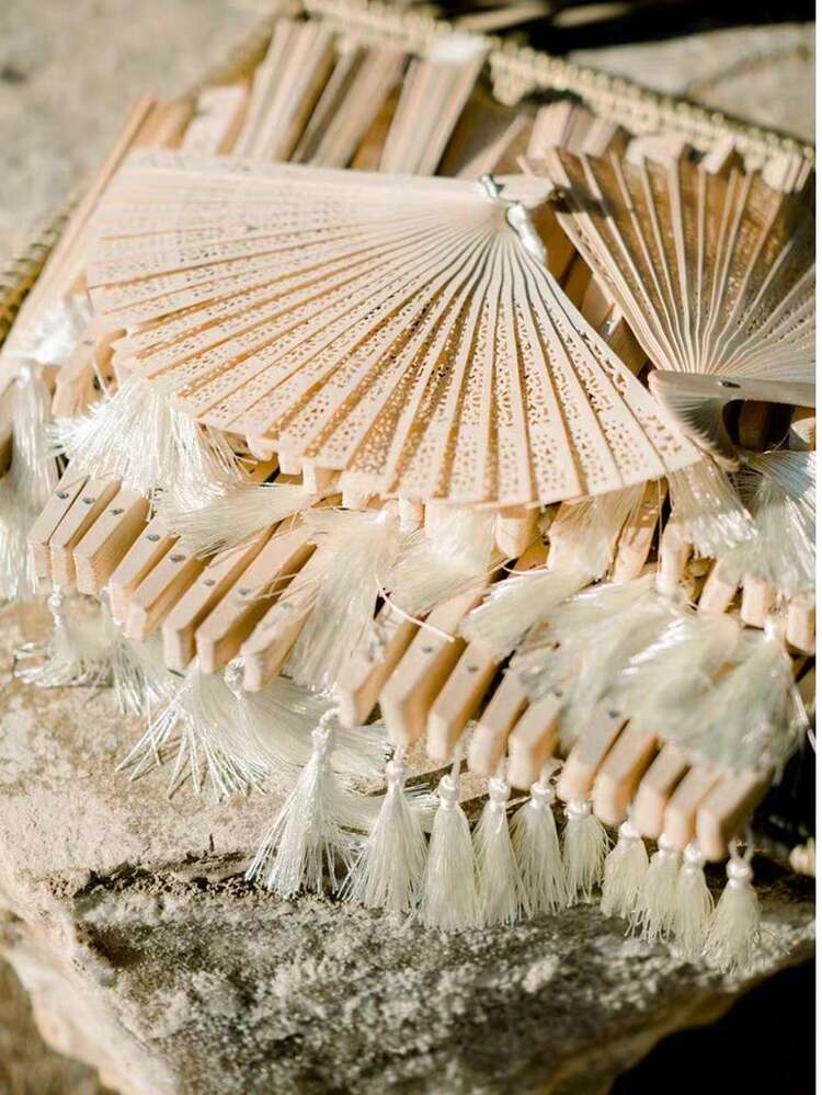 1-30 piezas Abanicos de madera plegables elegantes, abanicos de mano de estilo bohemio, abanicos de boda con lazo, totalmente calados y tallados, abanicos de madera portátiles y ligeros, adecuados como accesorios de fotografía, regalos de graduación para mujeres y decoración del hogar, para usar en verano, playa o viajes para disfrutar de la brisa fresca, abanicos de boda de madera tallados personalizados, incluye borlas, cintas y bolsas de organza como recuerdos para invitados de boda, abanicos nupciales, abanicos conmemorativos, exhibición de bellas artes, de alta calidad y personalizados - Multicolor - Añade 7