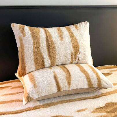 1pc Faux Rabbit Fur Maillard Color Pillowcase, 48*74cm, Skin-Friendly & Soft, Suitable For Home Use