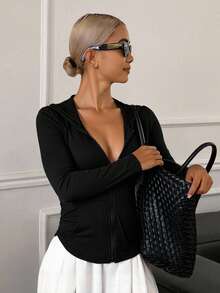 Livesso 女式短款修身连帽运动衫，收腰，拉链领口和口袋，长袖上衣夹克 - 黑色 - 查看 4