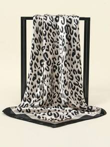 1 pieza Pañuelo de mujer con estampado clásico de leopardo, suave y cómodo, amigable con la piel, pañuelo para el cuello casual para protección solar, ideal para estilizar, 90*90cm