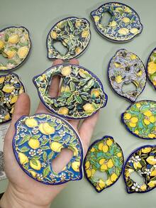 2-In-1 Cute Farmhouse Style Lemon Plant Leaf Pattern Embossed Gold Foil Refrigerator Magnet Bottle Opener, Suitable For Home Decor, Refrigerator, Bottle Opening, Daily Use And Holiday Gifts