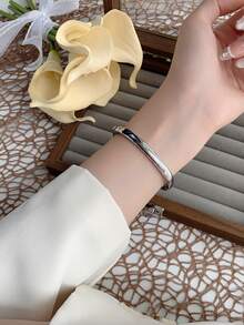 1pc Vintage Luxury Gold/Silver Color Petite Women Bracelet Watch, Fashionable Minimalist Elegant Quartz Watch, Suitable For Daily Wear, Birthday Gift - 銀色 - 查看 3