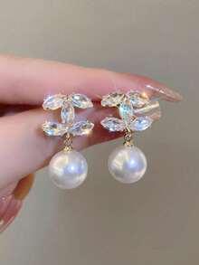 1 件法式优雅水钻双 C 珍珠耳钉，时尚精致奢华耳环
