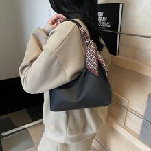 Women's Leather Shoulder Bag - Small Clutch Hobo Bag With Zipper Closure, Minimalist Underarm Crossbody Purse, Soft Leather Evening Handbag, Casual Daily Shoulder Bag For Women + Silk Scarf Gift - 黑色 - 查看 7