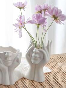 Vase en céramique blanche, vase buste de forme féminine mi-corps. Style boho minimaliste, décoratif, moderne et nordique. Vase à fleurs pour la décoration de la maison, du salon, du bureau et des étagères de livres