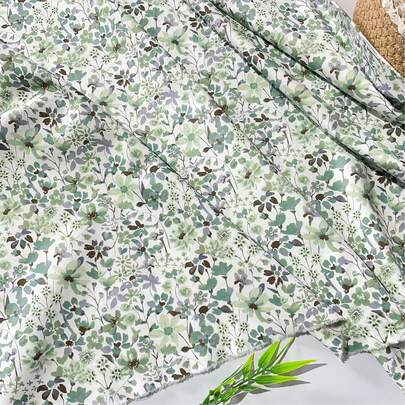 Soft & Skin-Friendly Light Green Floral Printed Fabric, Widely Applicable For Fashion Apparel, Home Decoration, And Various DIY Projects