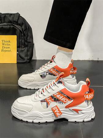 2025 College Style Herr Andningsbara Casual Sneakers med Tjock Sula, Vita Skor, Bekväma Sportskor, Mångsidiga Livsstilssneakers