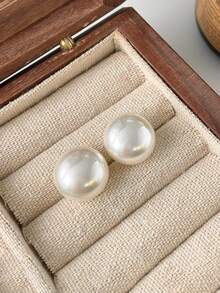 1 对时尚百搭松饼珍珠耳钉，优雅别致的女士耳环