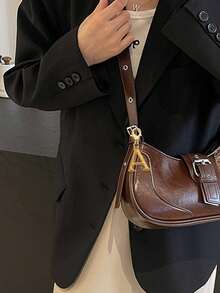 Portachiavi asimmetrico dorato con lettere dall'A alla Z, design semplice, texture, accessori per borse, alla moda e con texture, adatto come portachiavi per auto, portachiavi da donna, ciondolo per borse, accessori estetici per studenti e amanti del kawaii - zaini, portafogli, telefoni cellulari, borse regalo e uso scolastico quotidiano. Portachiavi per auto, regali per famiglia e amici, regali di compleanno, regali per insegnanti, regali di Ognissanti, regali di Pasqua