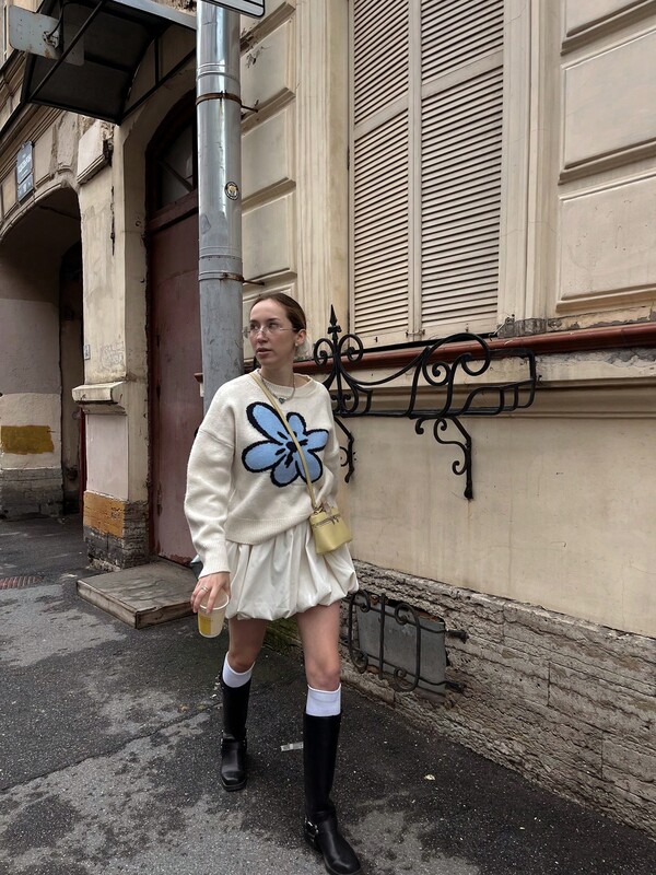 2025 New Knitted Oversized Lazy Layered Floral Jacquard Long Sleeve Sweater, Retro American Style White Floral Jacquard Knit Top, Loose Fit Slimming Layering Base Top, Spring/Autumn Lightweight