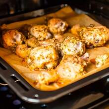 200 piezas Papel absorbente de aceite de alimentos, papel, papel encerado para alimentos fritos/papas fritas, revestimiento de canasta de alimentos papel de hornear precortado, papel de hornear natural antiadherente, apto para horno y parrilla, papel para queso, pasteles, pan 50/100/150/200 piezas