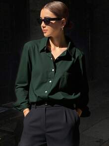 Livesso Camisa de manga larga holgada con bolsillos y hombros caídos para mujer, primavera y otoño - Verde Oscuro - Ver 1