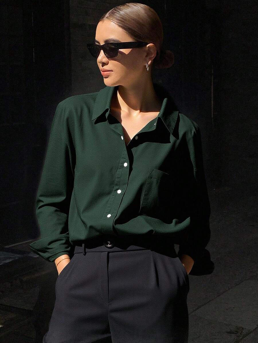 Livesso Camisa de manga larga holgada con bolsillos y hombros caídos para mujer, primavera y otoño - Verde Oscuro - Ver 1