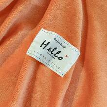 1 Stück einfarbige minimalistische dicke und warme doppelseitige Bettbezug aus Milchvelours, weiche und flauschige Textur, dick und warm, kleines Stoffetikett, Reißverschluss an der Seite, doppelseitiger Fleece entspricht einer Steppdecke, geeignet für Komfort im Innenbereich, maschinenwaschbar, tolles Geschenk für Eltern, Familie und Freunde zu Feiertagen und Zusammenkünften oder als Heimtextil-Geschenk (Kissenbezug nicht enthalten)