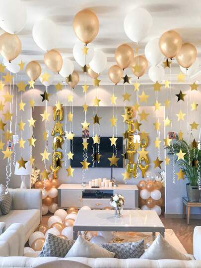 41 parça Altın Yıldız Çelenk Balon Dekorasyon Seti, Altın ve Beyaz Lateks Balonlar, Yıldız Asılı Dekor, 2026 Yeni Yıl Partisi, Yılbaşı Arifesi Dekorasyonu, Doğum Günü, Mezuniyet Töreni, Fotoğraf Kabini Aksesuarları, Tatil Dekorasyonları, Bira Temalı Parti, Bekarlığa Veda Partisi, Yıldönümü Kutlaması, Noel Dekorasyonu, İç ve Dış Mekan Dekorasyonu, Festival Dekorasyonu için uygundur