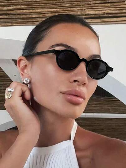 1 PC Women's Acrylic Metal Hinge Casual Fashion Black Glasses,Round Frame Tinted Lens Modern Fashion Eyeglasses For Everyday Use And Travel Accessories