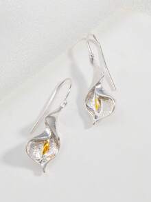 A Pair Of Two Tone Lily Flower Earrings For Women, Fashionable And Elegant Floral Earrings, Jewelry Accessories - A - View 3