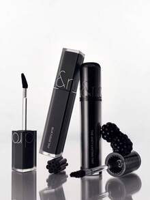 Rom&Nd BLUR FUDGE TINT 19 甘草果冻色唇釉，哑光唇彩，轻盈柔滑质地，易于涂抹，持久显色，高饱和度，不拔干，丝绒般柔滑，哑光妆效，易于晕染，韩国彩妆，韩国化妆品，礼盒装，5.0克/0.18盎司 - 19 LICORICE JELLY - 查看 9