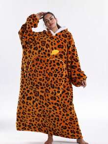 1 set Bata con capucha de felpa de estampado de leopardo en talla grande unisex - Térmica e aislada para días fríos de 0-15°C, con comodidad ligera como una nube, tela suave sin desprendimiento ni pelusas, puños a prueba de viento, cinturón ajustable y bolsillos profundos, lavable a máquina y de secado rápido, para fines de semana relajados, comodidad después de la ducha, citas en casa, noches de TV, salidas de compras y paseos, conjunto de ropa de estar en casa con estilo y cálido para hombres y mujeres