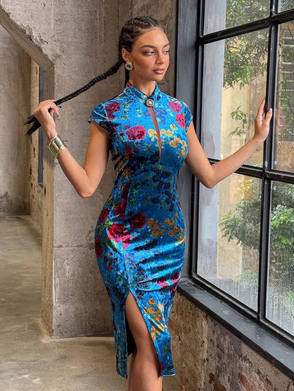 Faeriesty Exquisite Small Stand-Up Collar Capped-Sleeve Floral Pattern New Chinese-Style Women's Cheongsam Dress With Side Slit & Frog Buttons - Perfect For Gala Dinners, Wedding Receptions, Corporate Galas, Upscale Evening Events, And Formal Banquets