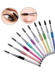 Set di strumenti per unghie e bellezza che include un pennello per mascara a motivo diamantato, un pennello per mascara portatile e coperto a forma di diamante, e un pettine a spirale per ciglie.