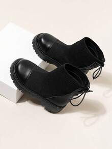 زوج من بوت الأطفال، بوت جديدة للخريف/الشتاء من قماش محبوك ولوح جلدي، بوت كاحل مزينة بالرباط بطراز عصري، مريحة مانعة للانزلاق برأس مستدير وكاحل متوسط، سميكة القاعدة ذات طراز بريطاني قديم، ضرورية للملابس اليومية والمدرسية في الخريف/الشتاء