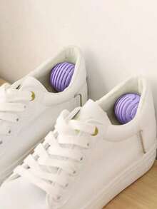 6 كرات عطرية لإزالة الروائح الكريهة للحمام، مصممة لإزالة الروائح غير السارة. تقدم رائحة طويلة الأمد وهي مناسبة للاستخدام في الحمامات وخزائن الأحذية والخزائن والحقائب الظهر والسيارات. متوفرة بروائح متنوعة.