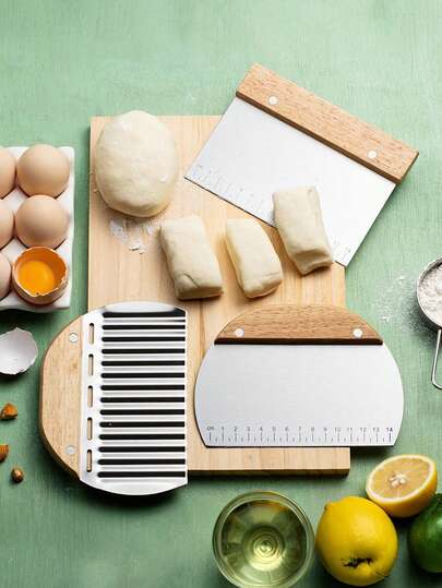 1 Adet Paslanmaz Çelik Ahşap Saplı Dilimleyici, Oluklu Patates Dilimleyici, Yarım Daire ve Dikdörtgen Pişirme Kazıyıcı, Patates Havuç İçin Sebze Doğrayıcı, Dayanıklı Buruşuk Kesim Patates Cipsi Makinesi, Ölçekli Çok Fonksiyonlu Hamur Kesme Kazıyıcı, Kek Kreması Spatulası, Kek ve Pizza Kesici