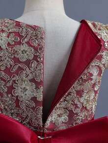 Girls Sequin Embroidered Bodice Tulle Ball Gown Dress With Glitter Skirt Short Sleeves And Big Bow Back Princess Flower Girl Dress For Wedding Birthday Pageant Formal Occasion - 酒紅色 - 查看 5