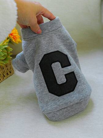 1 st husdjurskläder, söt hund-/kattdräkt för små hundar, varm och bekväm huvtröja med bokstaven C, grå